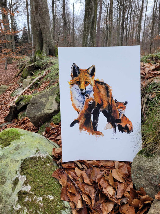 rævemor med to unger i akvarel