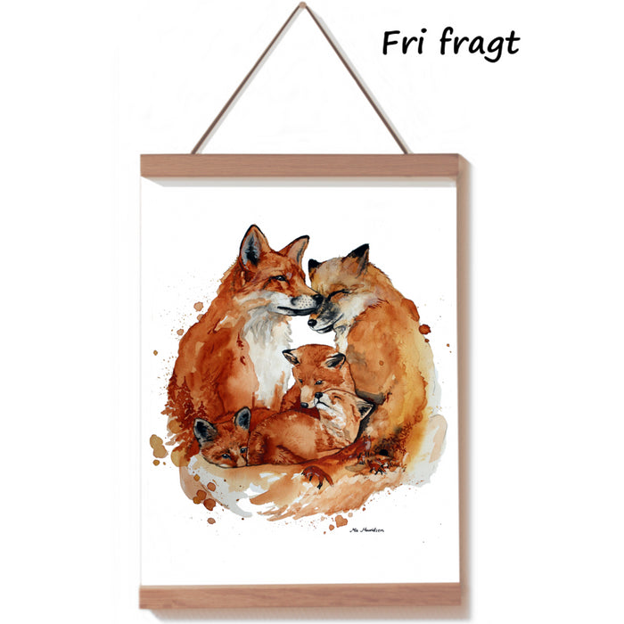 Plakat og kunsttryk med en smuk rævefamilie. Billedet udtrykker ro og kærlighed i indretningen på vægen