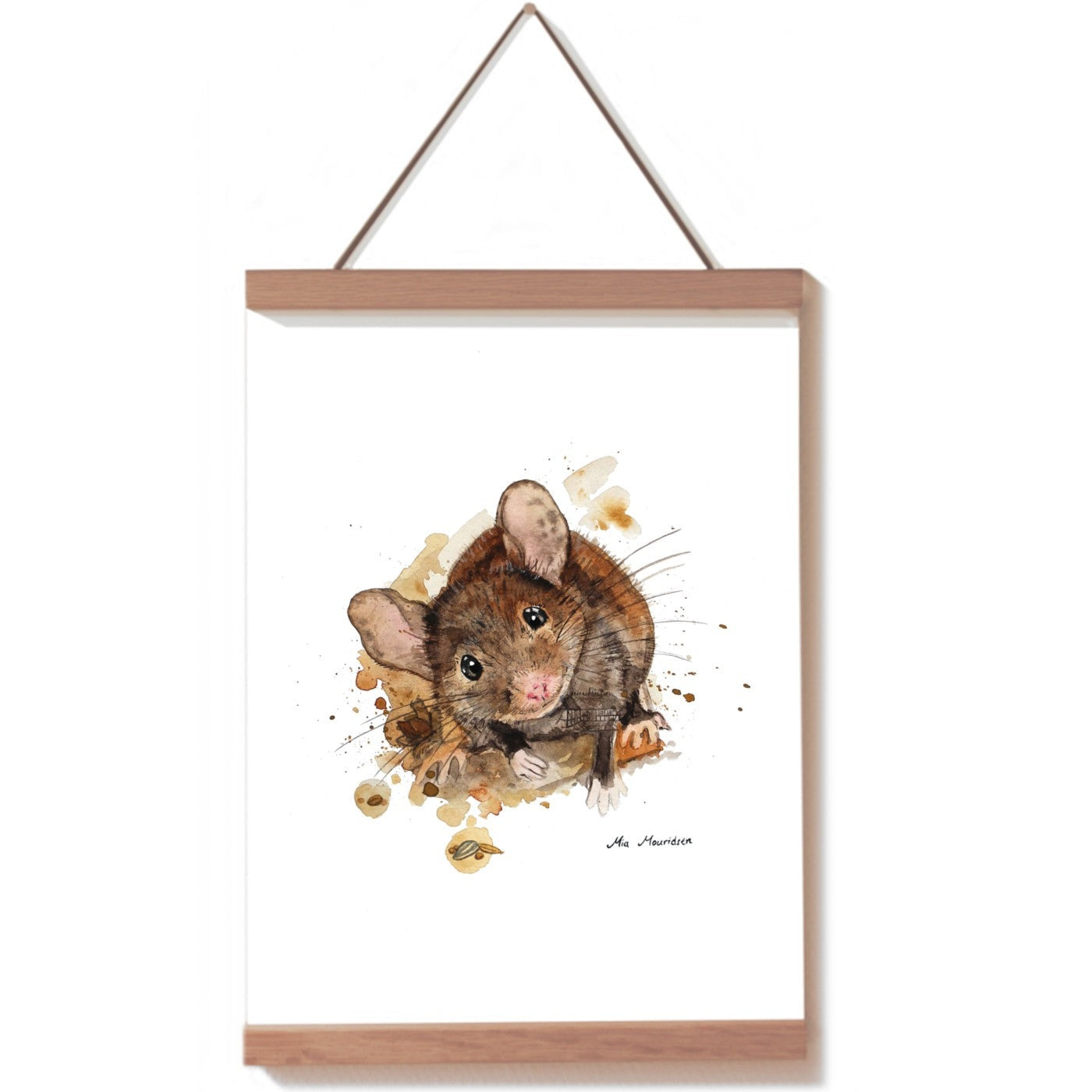 En hyggelig lille husmus kigger ud fra akvarelplakaten. De sødeste kunstprint fra naturkunstneren